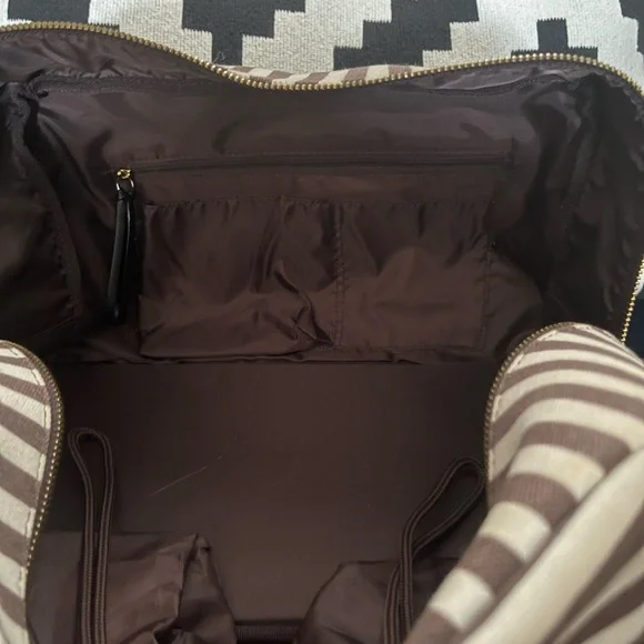 ❣️Henri Bendel Brown and White Striped ~ Weekender Bag❣️ - Picture 6 of 7